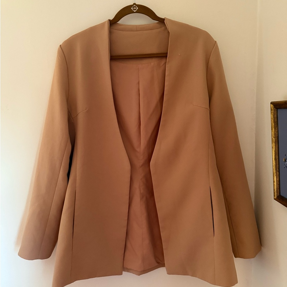 Elegant Tan Women's Blazer